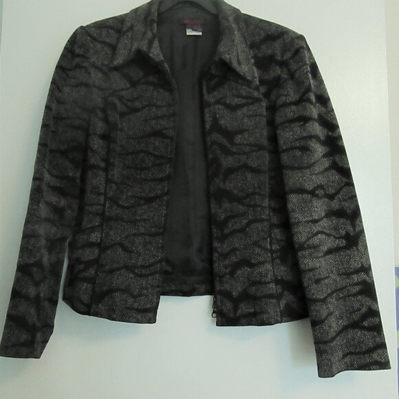 SIMON CHANG Velour Jacket with Zipper Front and Pockets - Picture 2 of 7
